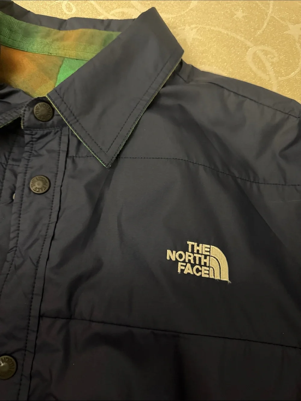 The North Face Men’s Navy Windbreaker Coach Jacket with Green Trim rever Size L